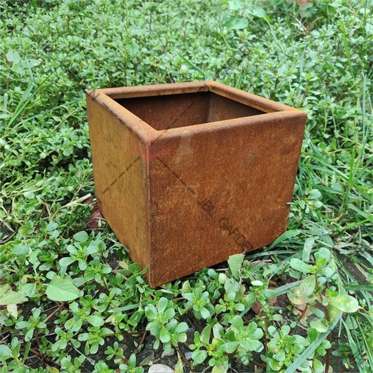 30 Inch Tall Outdoor Planters