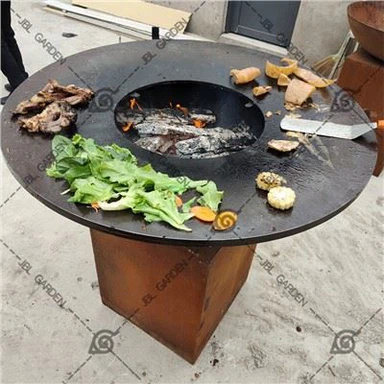 Bbq Merah Rust Taman Luar